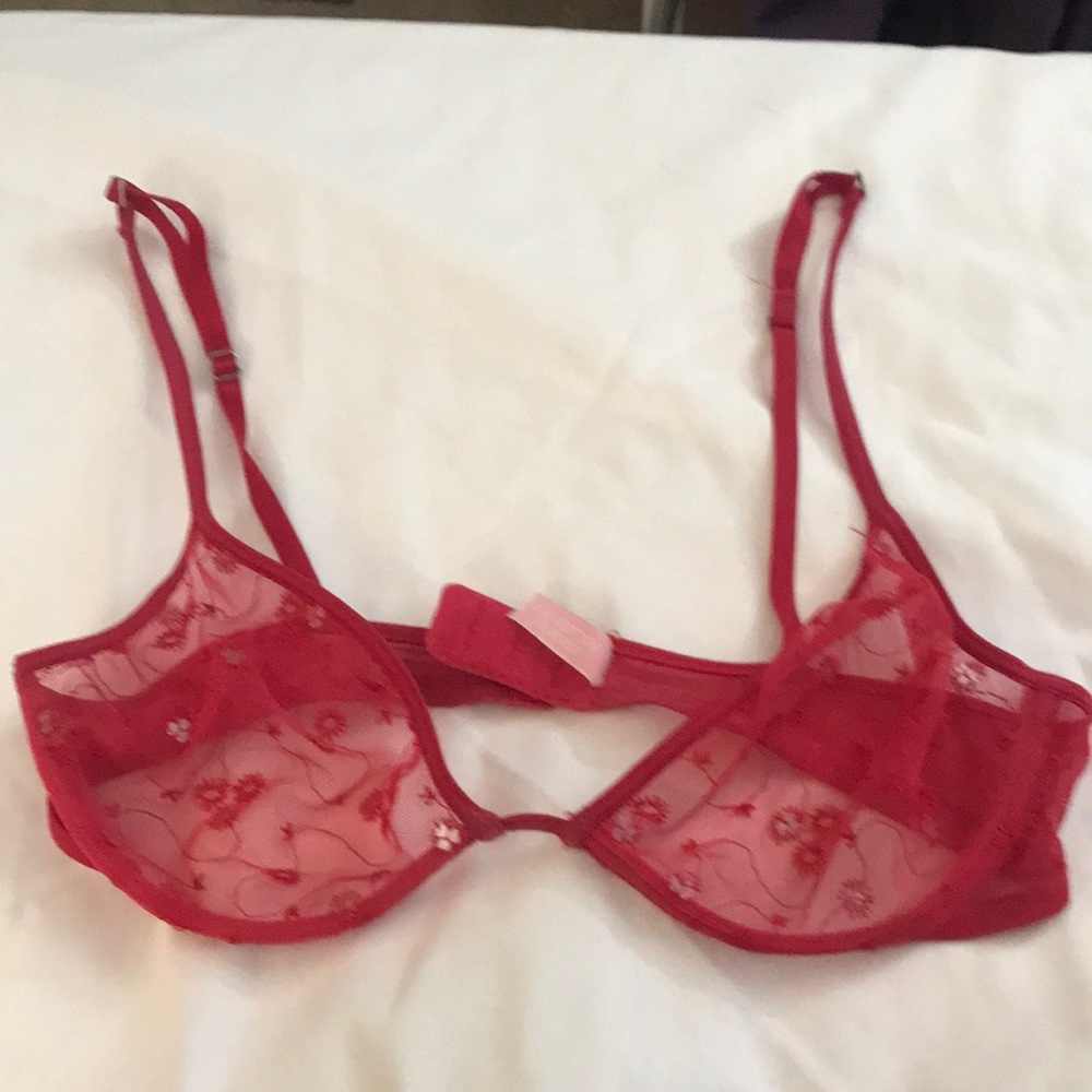 🌸NEW🌸 Victoria’s Secret Vintage Sexy Red Jeweled Bra!